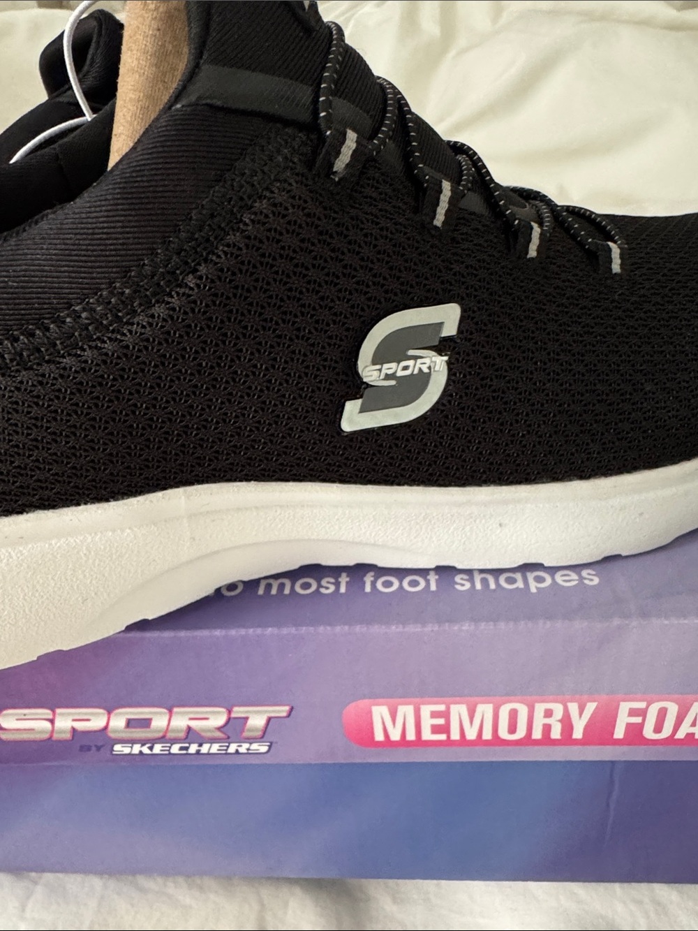 NWT IN BOX | Skechers Black and White Sport Memory Foam Sneaker | Size women 10